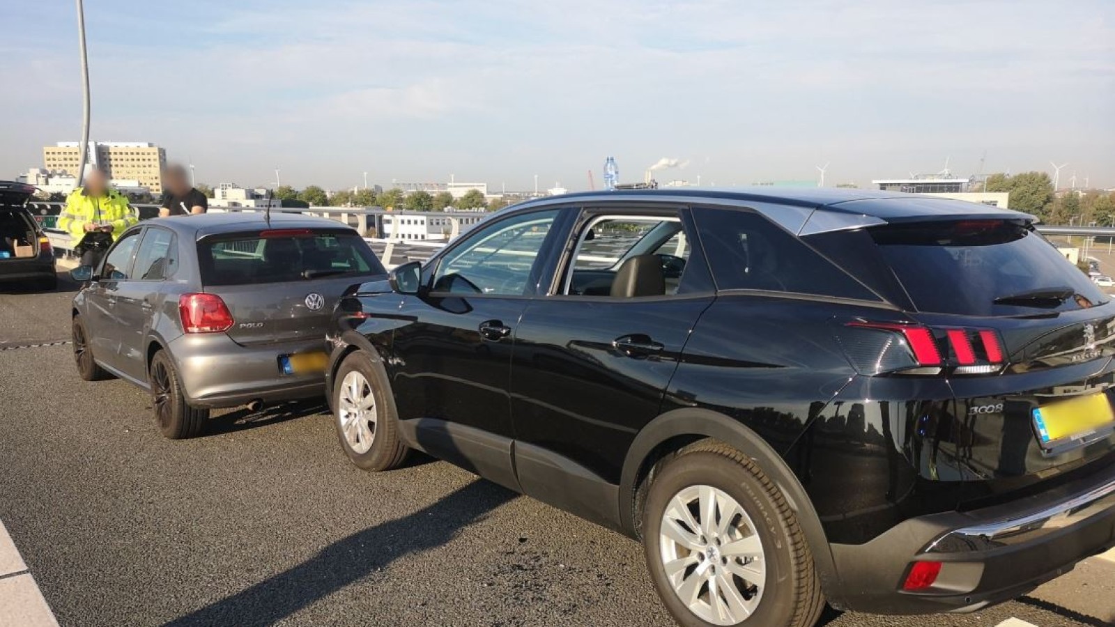 Heldendaad op A10: automobilisten rijden bewusteloze man klem