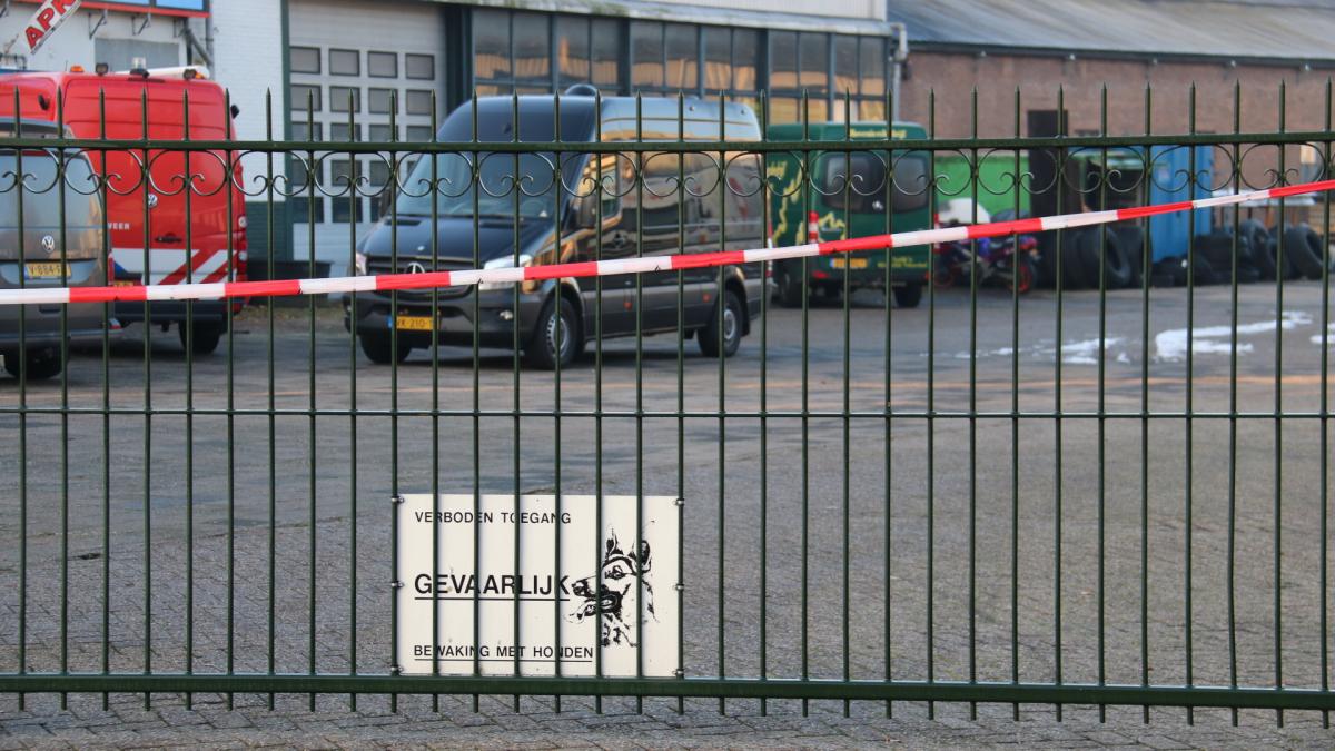 Verdachten aangehouden na vondst groot drugslab in Ankeveen