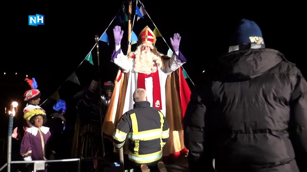 Zenuwachtige kinderen bij bezoek Sinterklaas aan Hilversumse Meent