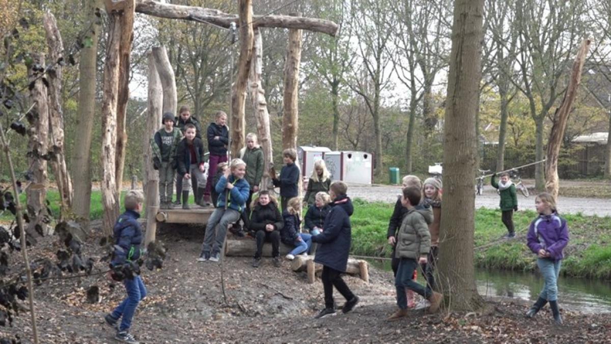'Natuurlijke' speeltuin in Schellinkhout mist nog een glijtoren