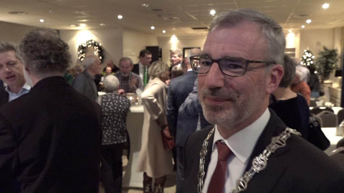 Burgemeester Heiliegers geëmotioneerd bij afscheid van gemeenteraad