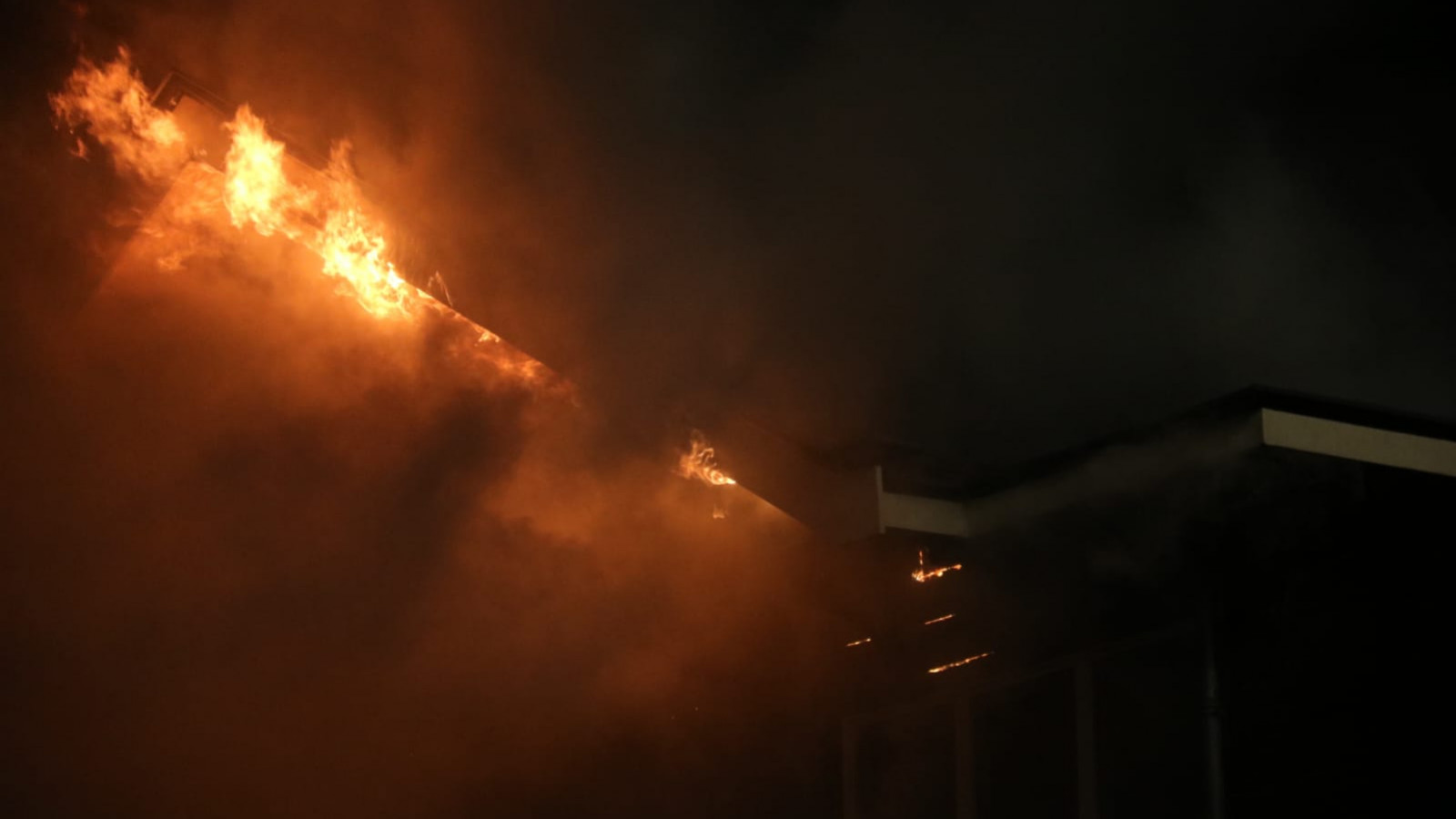 Zeer grote brand in villa Bussum