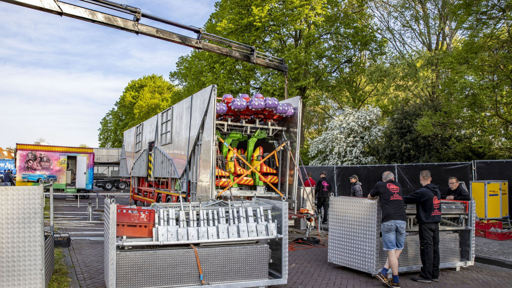 Nog één Nachtje Slapen: Kermis Zaanenlaan In Opbouw - NH Nieuws