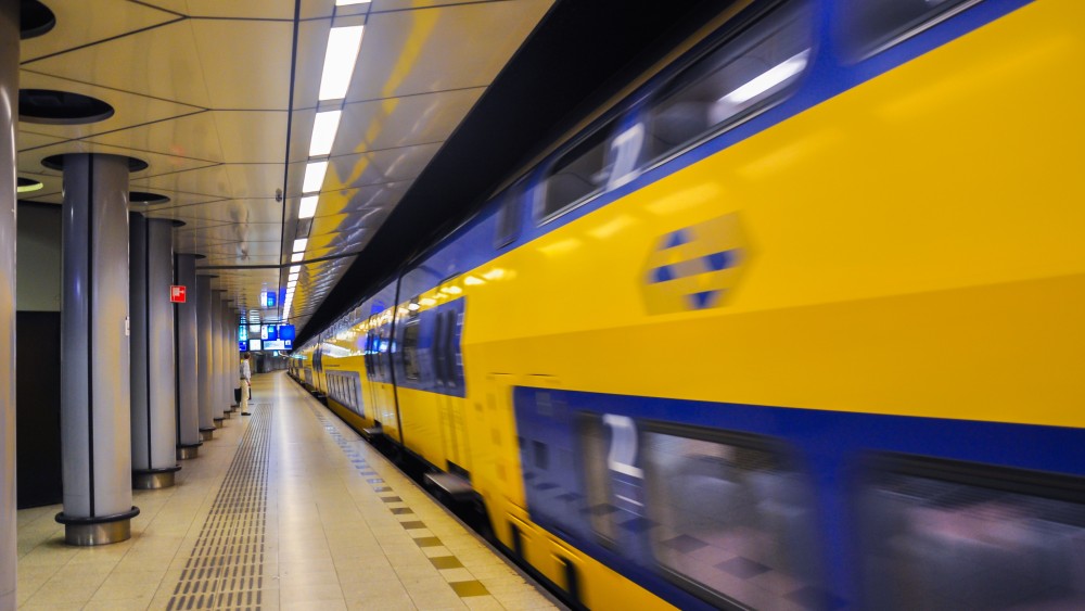 Treinverkeer Tussen Schiphol En Hoofddorp Weer Op Gang Na Aanrijding ...