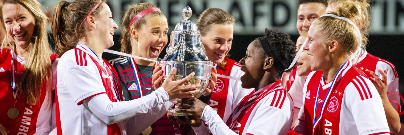 De Ajax-vrouwen KNVB-beker in de blessuretijd - Nieuws