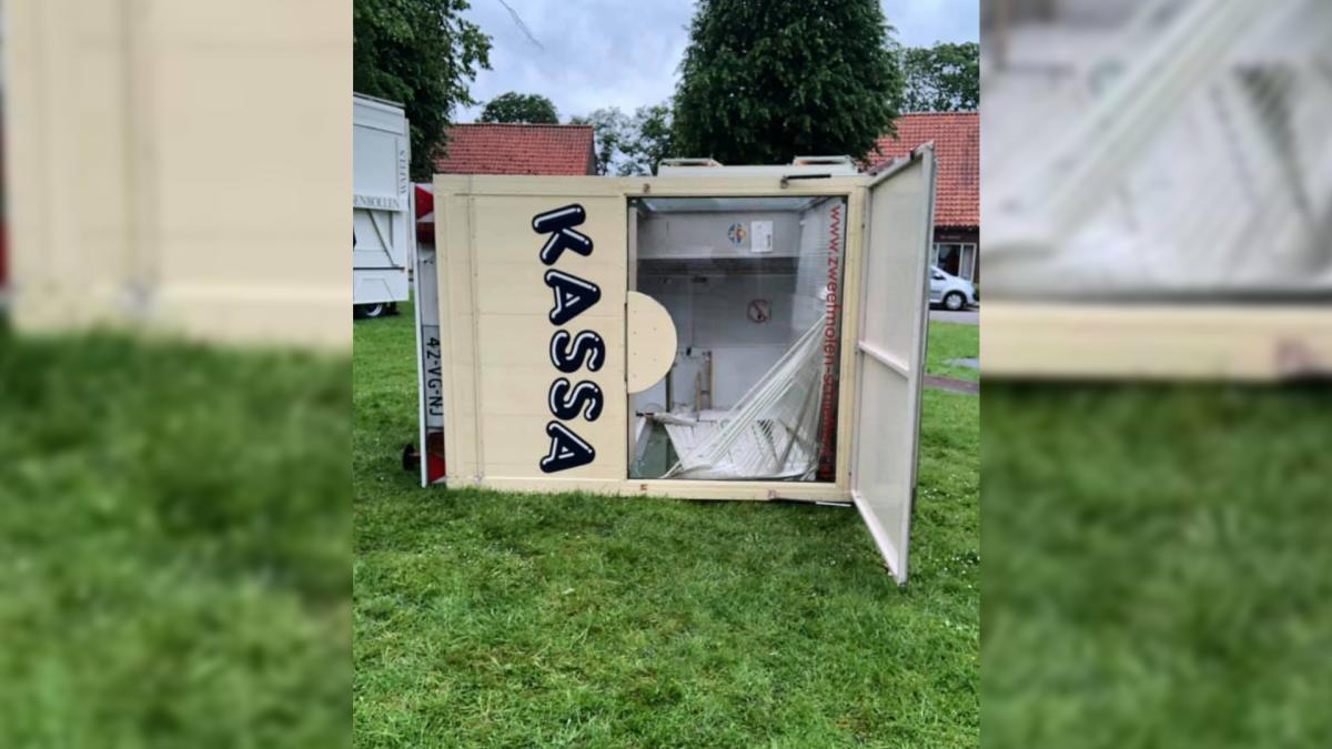 'Dure grap': kassa-container van zweefmolen omgeduwd bij kermis Ursem