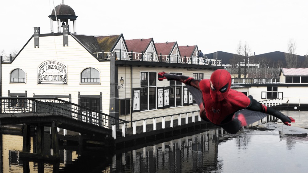 handelaar Gehoorzaam Makkelijk te gebeuren Wist je dat? Broek op Langedijk te zien in wereldberoemde blockbuster  Spider-Man - NH Nieuws