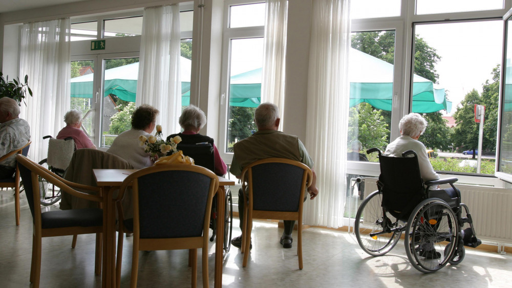 Bejaarden in verzorgingshuis
