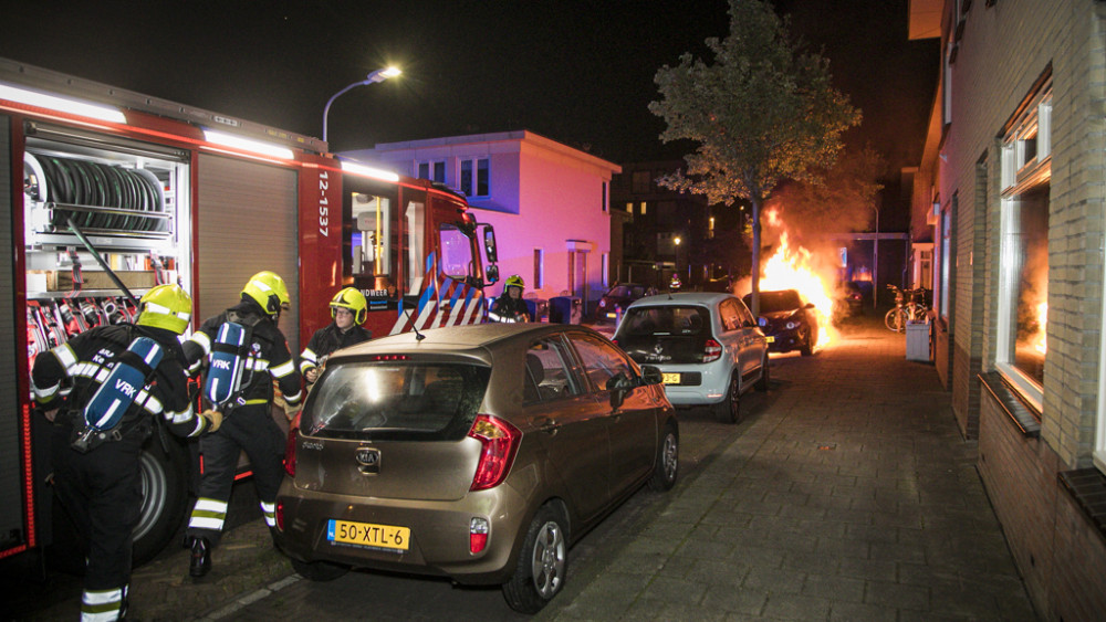 Autobranden+in+Haarlem%2C+meerdere+voertuigen+beschadigd