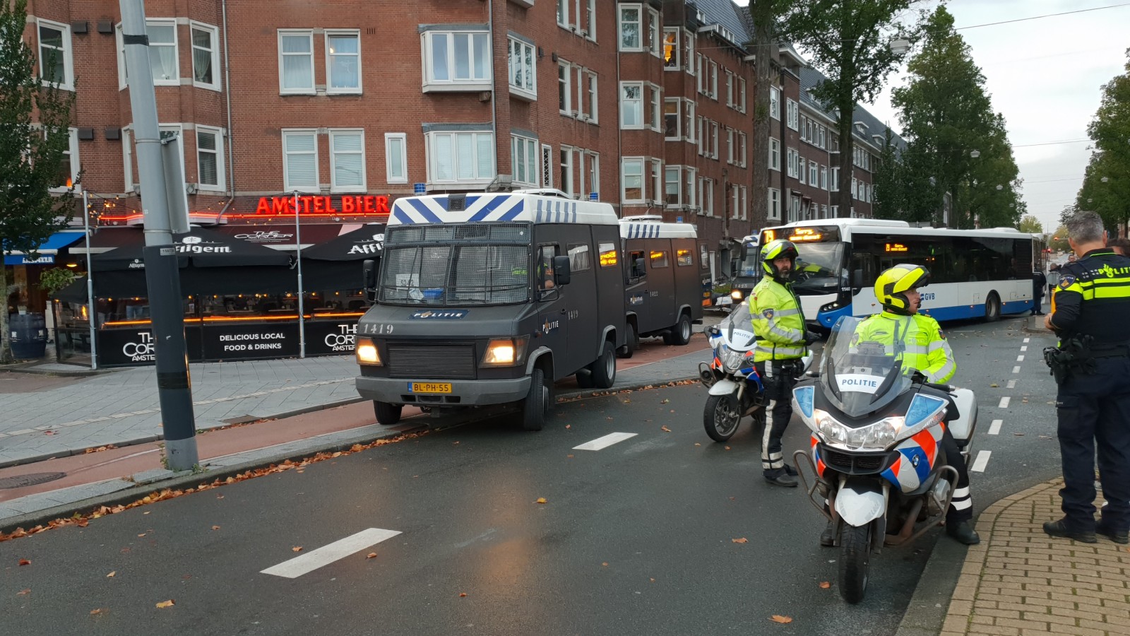 Politie voorkomt confrontatie Ajax- en Groningensupporters