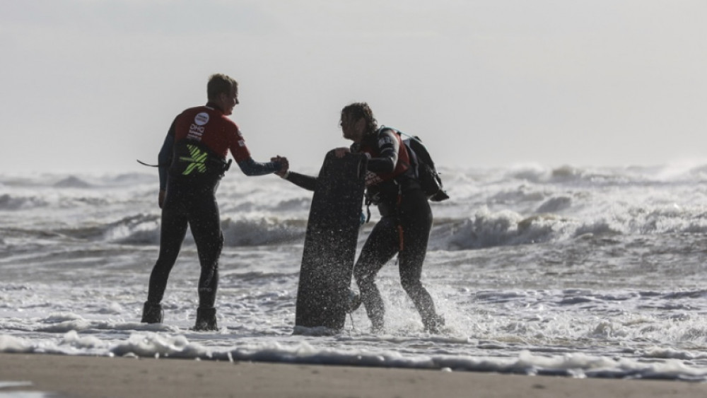 kitesurfers-hoek-tot-helder-halen-recordbedrag-op-voor-hartstichting