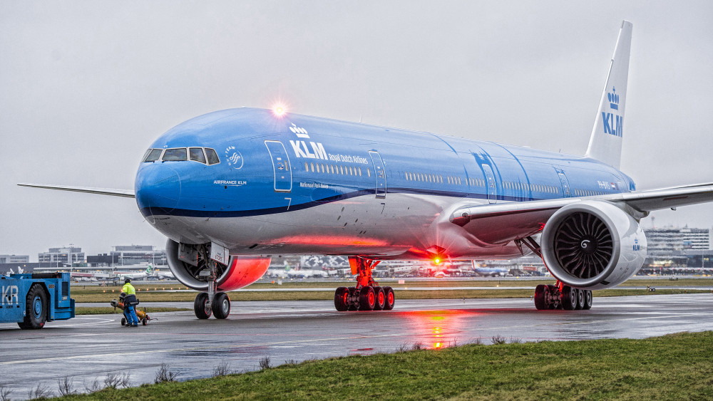 KLM-vlucht landt na 2 dagen vertraging op Schiphol door vliegtuigongeval Lima.