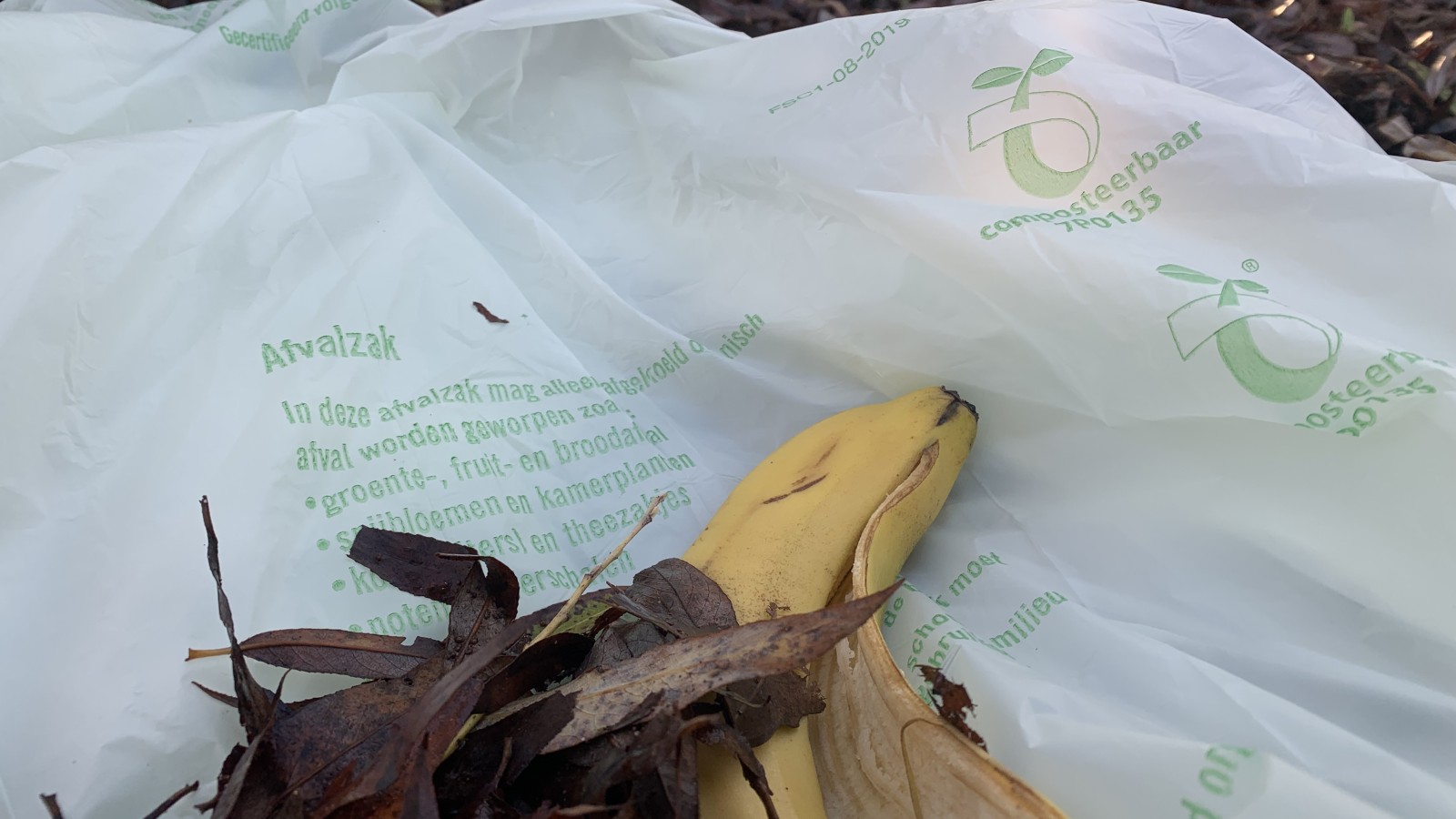 Verzorger Zonnig Rouwen Bio-afbreekbare plastic zakjes vervuilen compost - NH Nieuws