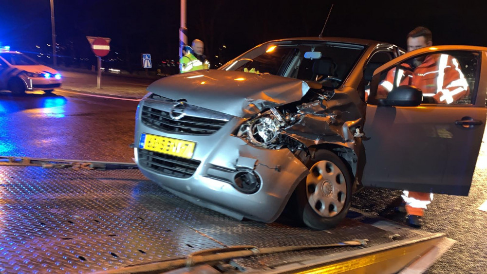 Auto totalloss na aanrijding met vrachtwagen in Wognum NH Nieuws