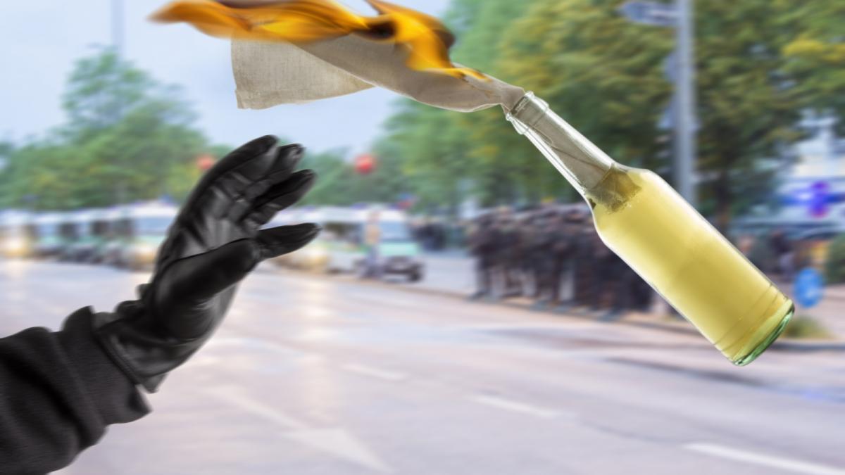 Nog geen spoor van gooiers van Molotov-cocktails in Bussum en Hilversum