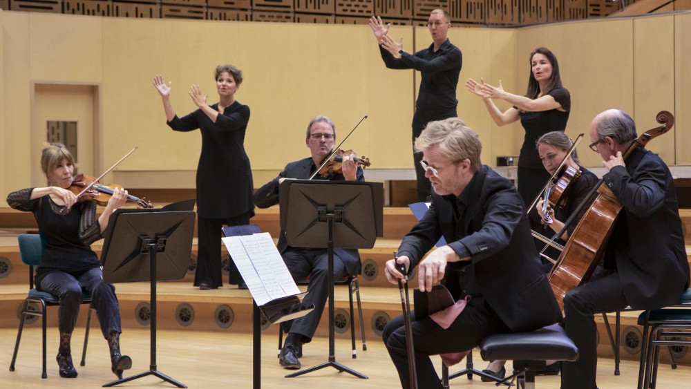 Bijzonder: Hilversum Groot Omroepkoor 'zingt' in gebarentaal