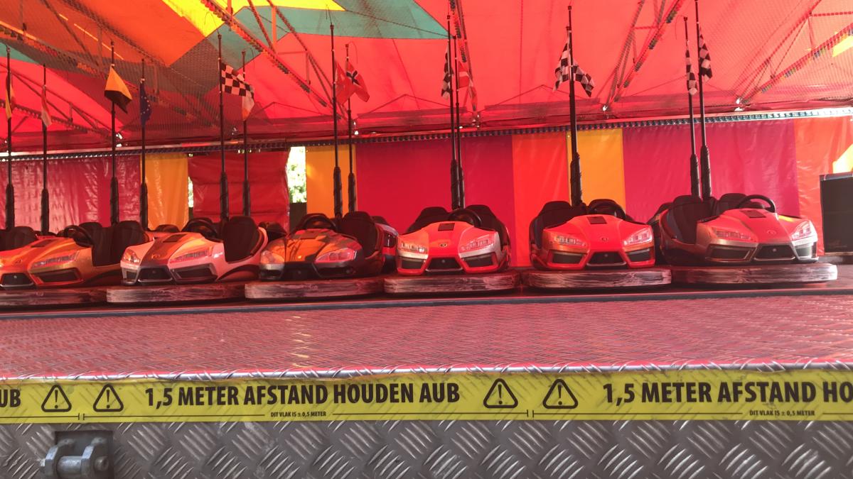 Vrouw gewond door duw politieagent tijdens vechtpartij op kermis Oostzaan