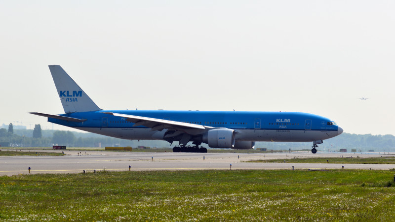 Een Boeing 777-200ER van KLM op Schiphol