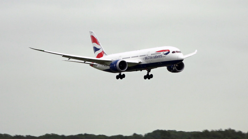 Een Dreamliner van British Airways tijdens storm Francis