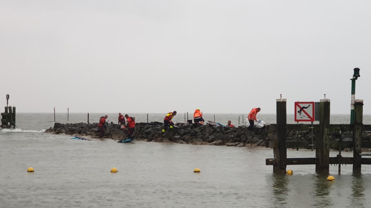 Berging van gezonken kotter in Wijdenes vandaag hervat