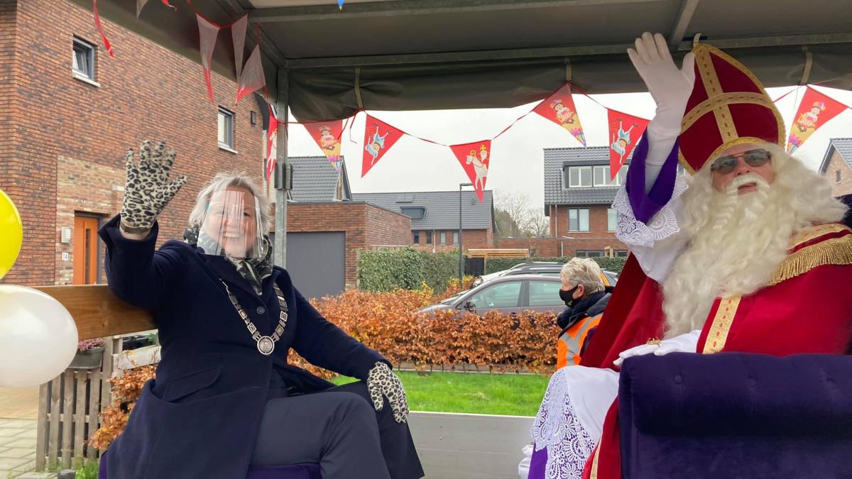 Hoog bezoek: Sinterklaas en Pieten maken rijtoer door Zuidoostbeemster