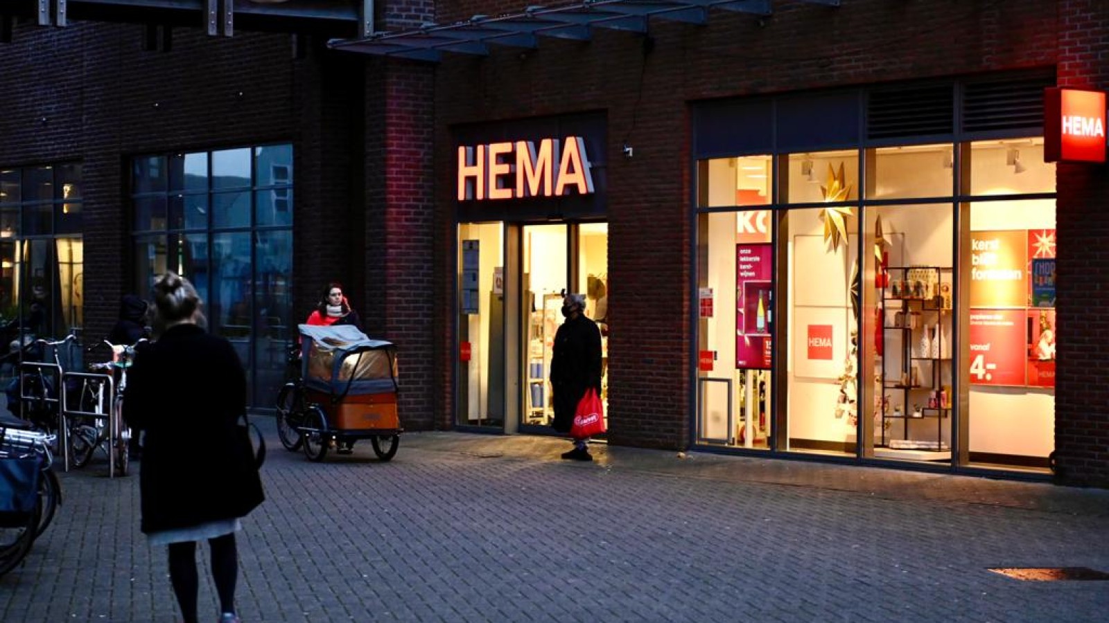 Hema-winkels gedeeltelijk open, maar 'geen om te - NH Nieuws