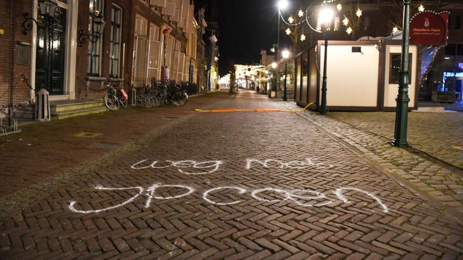 Protest tegen beeld J.P. Coen in Hoorn