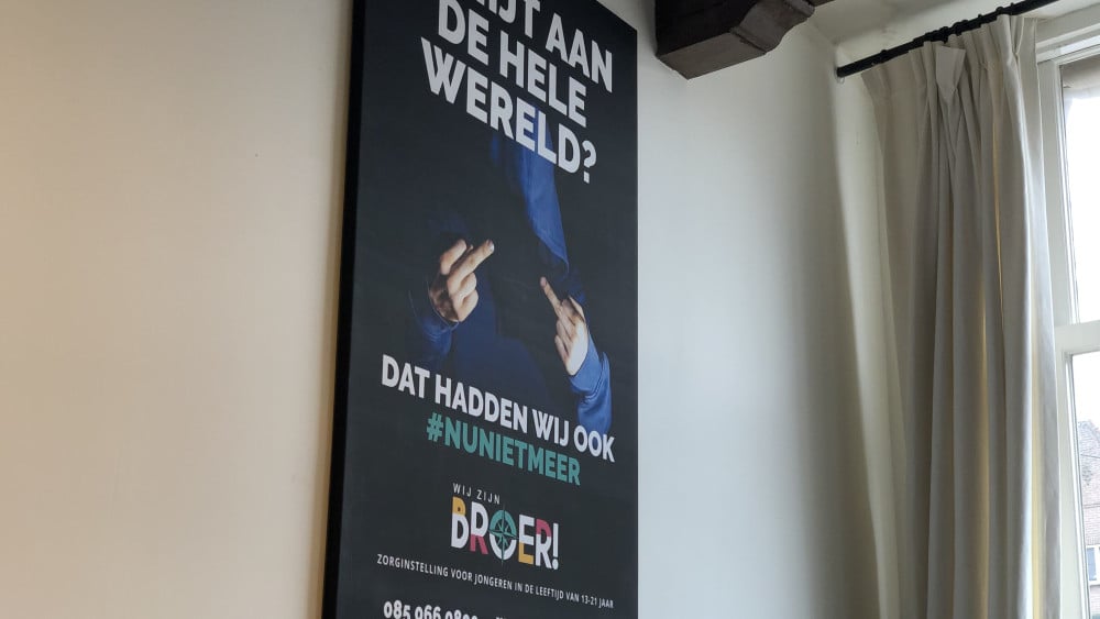 Romy (18) moest maanden wachten op jeugdhulp: "Je denkt dat je gek wordt"