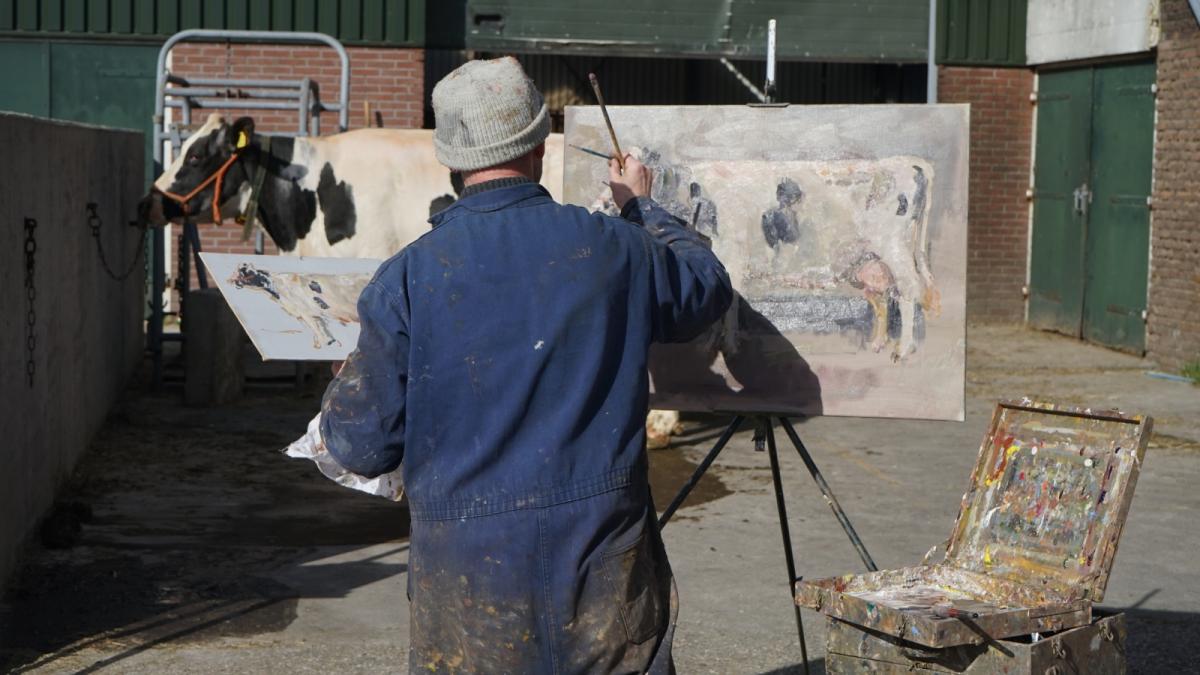 Ruimgevige koe Vera 844 wint tal van prijzen en wordt vereeuwigd op het doek