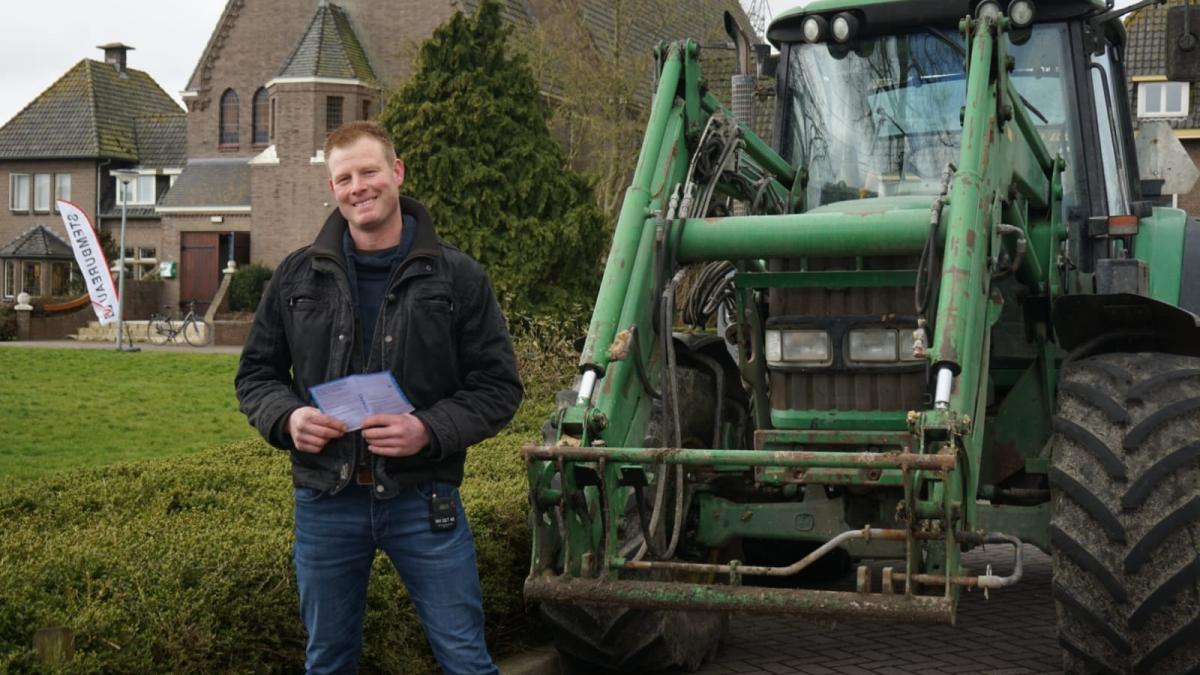 Veehouder gaat stemmen in stijl: 