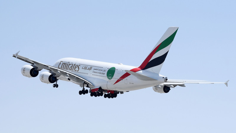 De 'Choose to Vaccinate'-Airbus A380 van Emirates