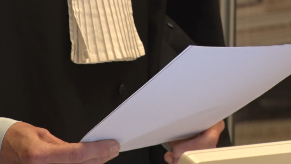 Woman (27) forced into prostitution, prosecutors demand 4 years for suspects