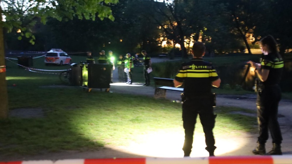 Politie Schiet Man Neer In Vondelpark Na Meldingen Over Vuurwapen - NH ...