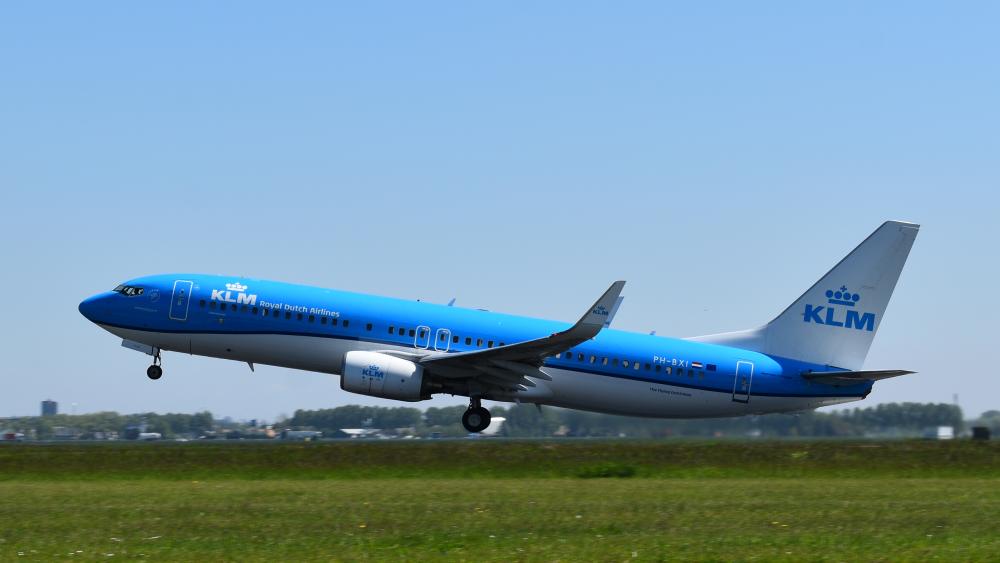 Rustige vlucht wordt knokken aan boord: zes mannen opgepakt na vechtpartij KLM-vliegtuig - NH Nieuws