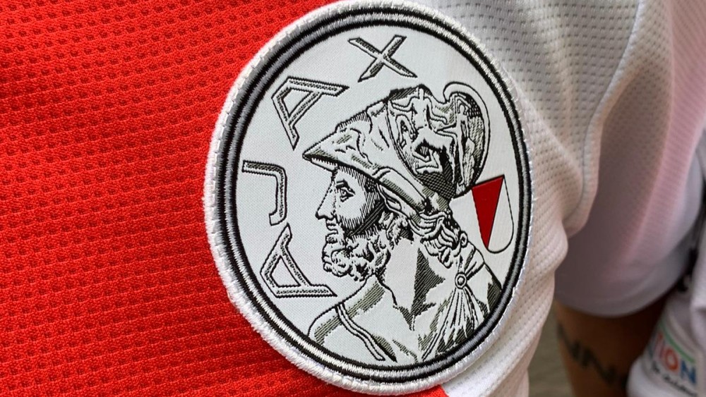 Het nieuwe Ajax Shirt 2021/2022 | Sportpunt