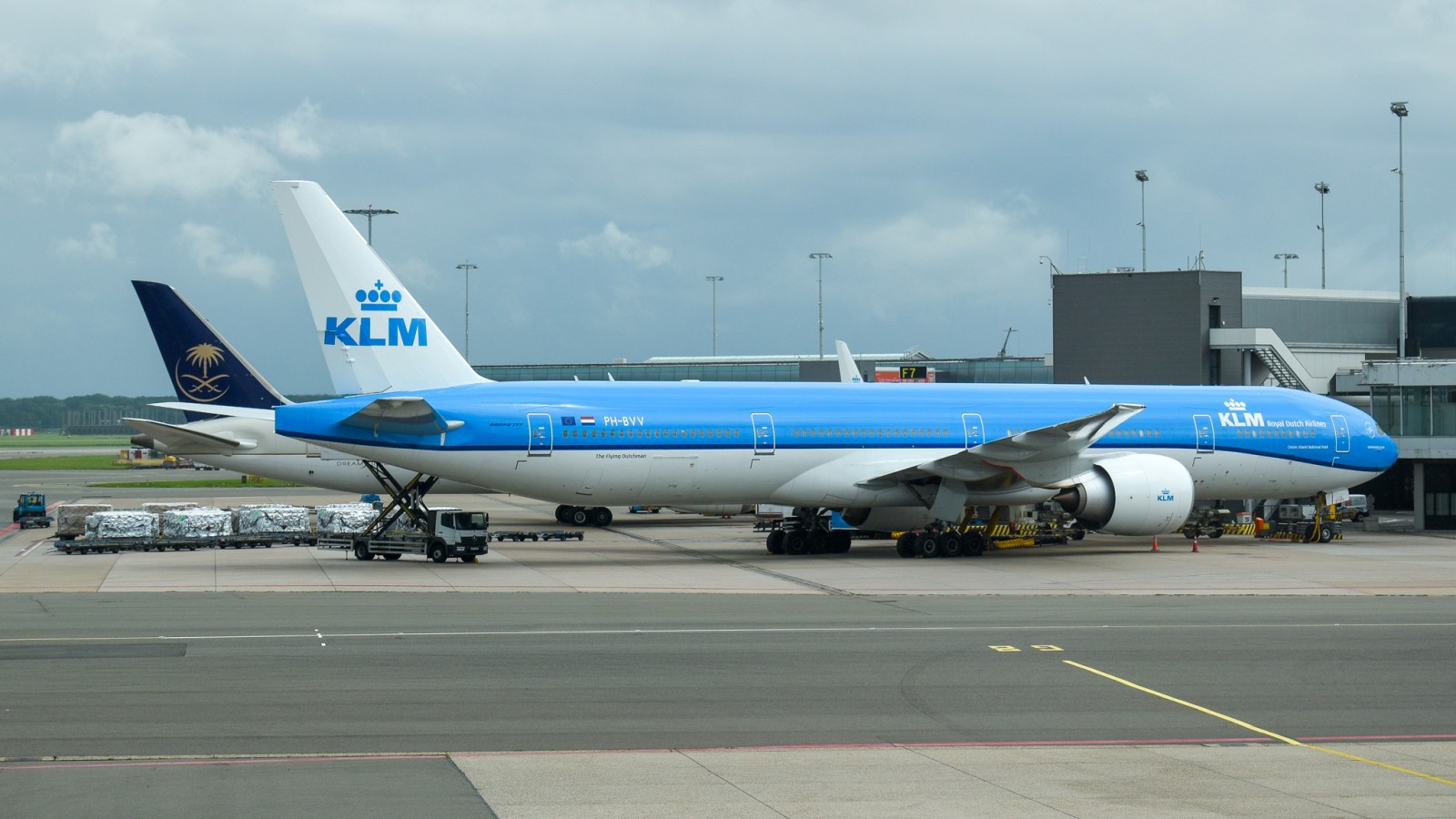 Opnieuw vliegtuigonderdeel tijdens de een KLM-toestel gevallen - NH Nieuws