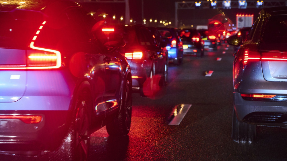 Meer dan uur vertraging door ongeluk op de A7.