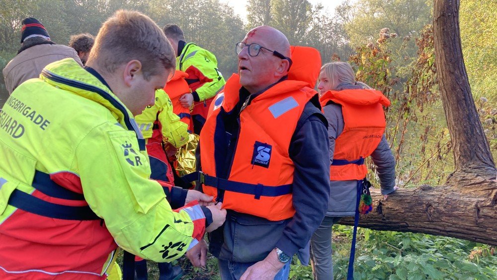 Boten, Reddingswerkers En ‘gewonden’: Grote Watersnoodoefening Op ...