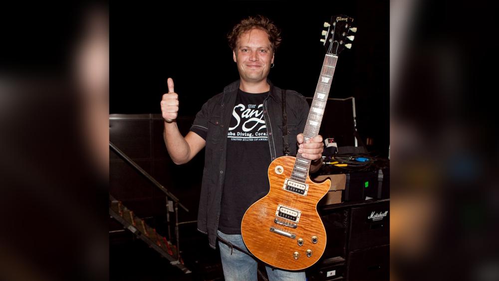 Ruben Hoeke geeft gratis gitaarlessen: dat ontdekken hoe leuk is' - NH Nieuws