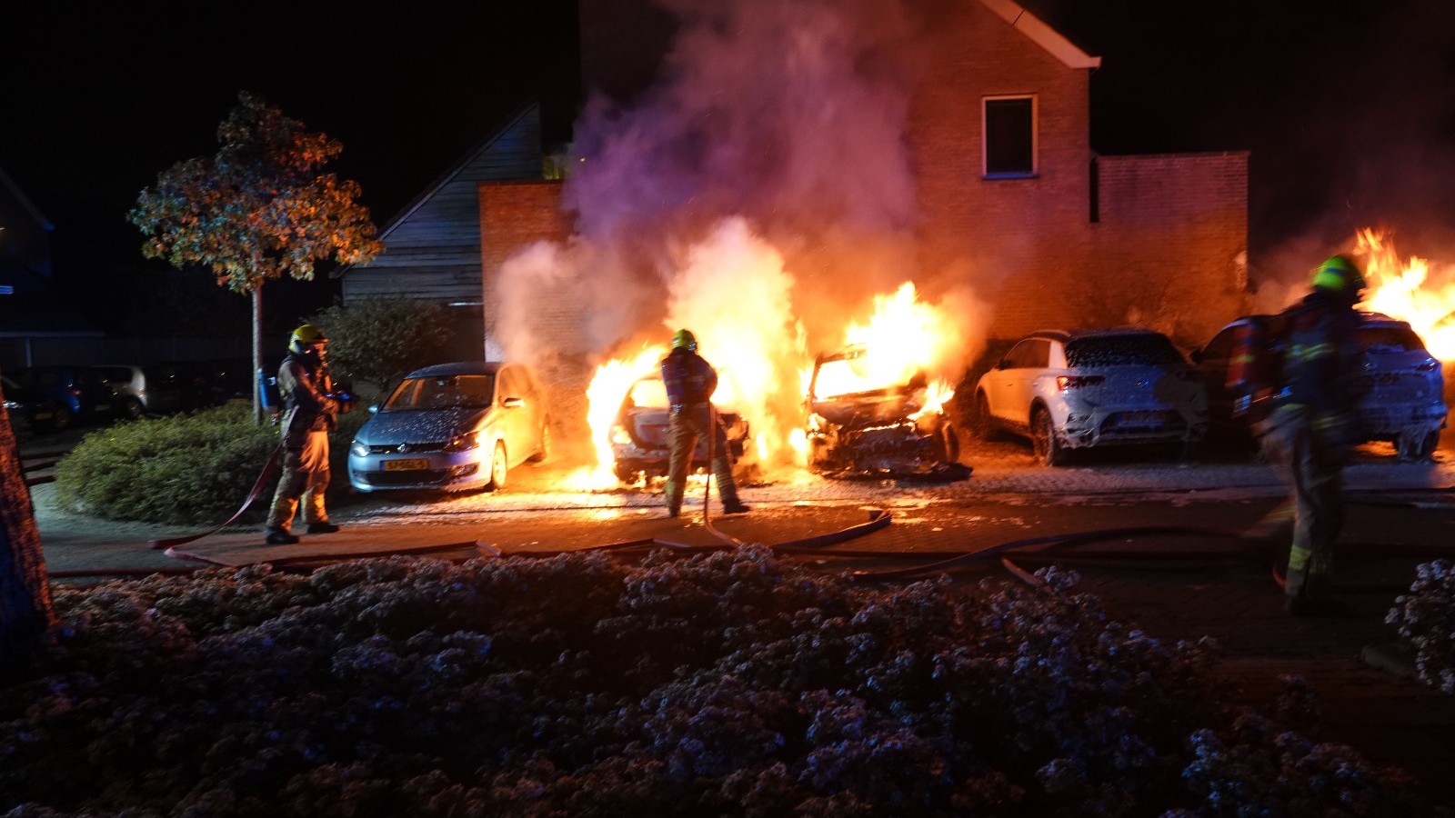 Auto's in brand in Heerhugowaard