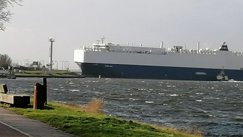 Boot in Noordzeekanaal