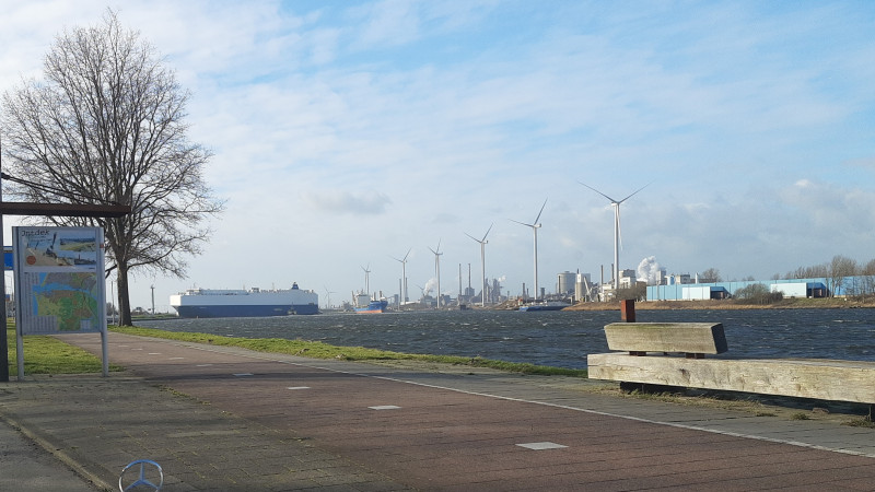 Boot in Noordzeekanaal