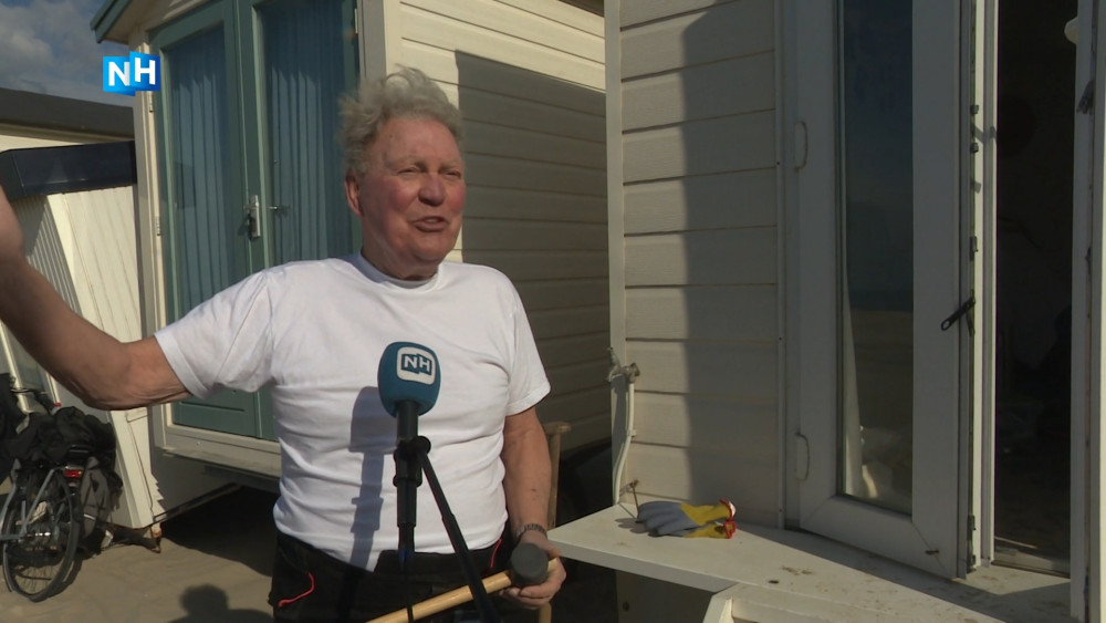 Strandhuisjes Wijk aan Zee opbouwen in het 