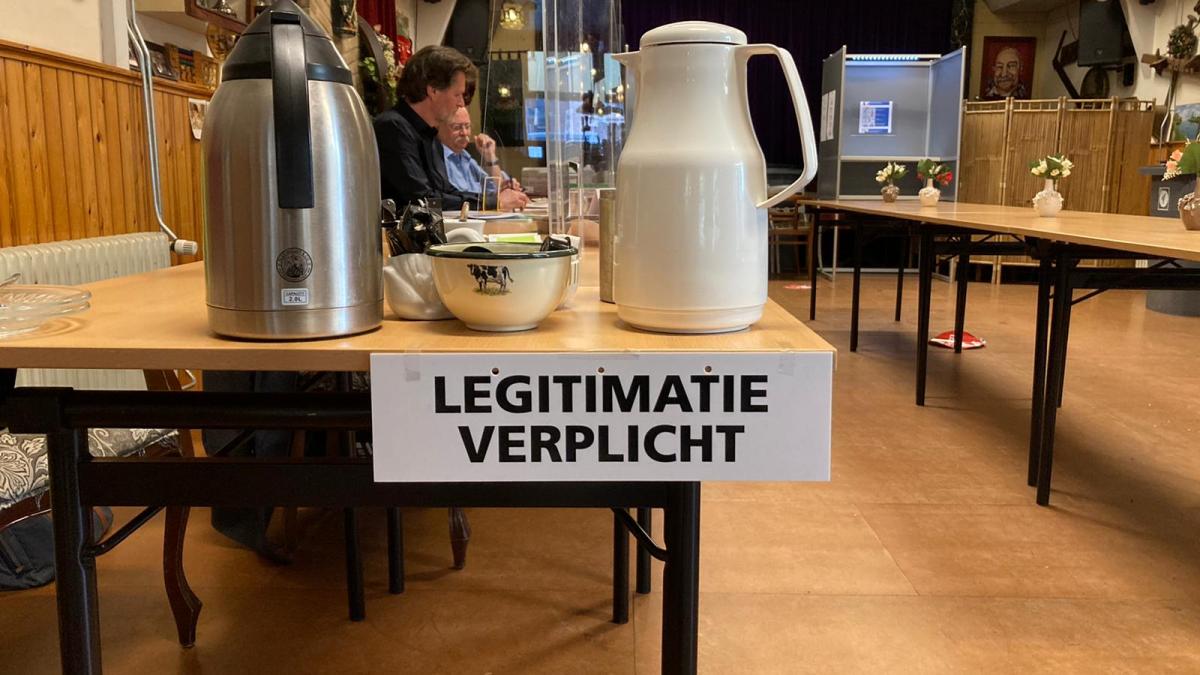 Verkiezingsdag in Aartswoud: hoge opkomst, kritisch publiek