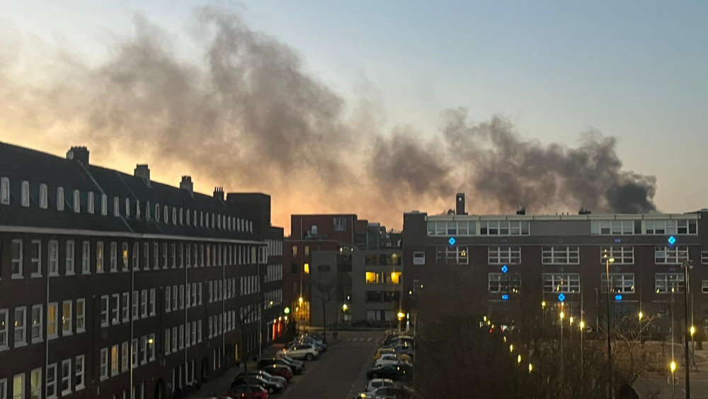 Grote Woningbrand In Amsterdam-West Onder Controle, Twintig Woningen ...