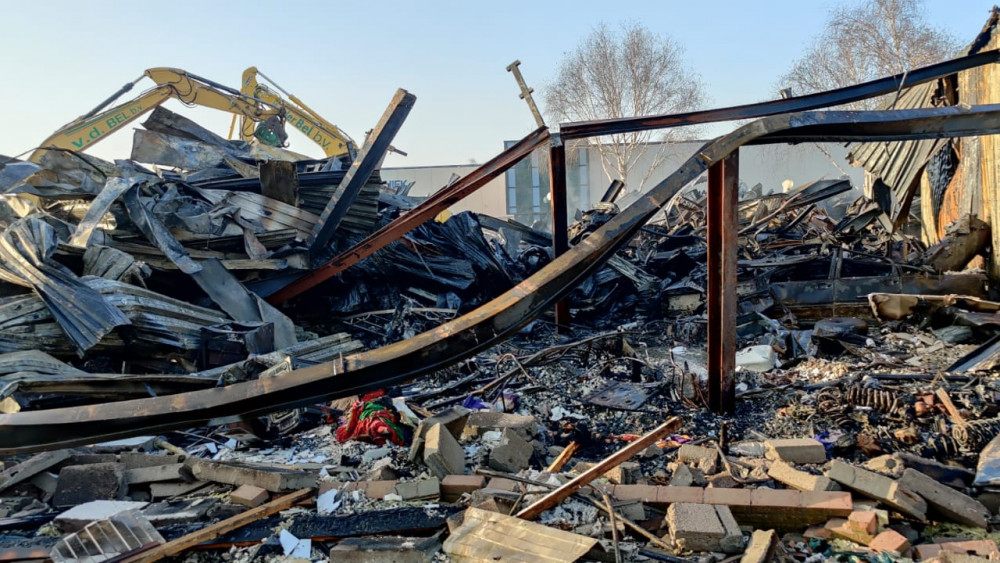 Pand In Hem Verwoest Door Brand, Huurders Zijn Geschokt: "Mijn Garage ...