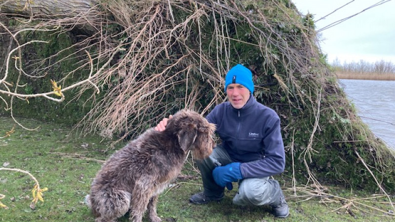 Arie Klaver met hond Sientje