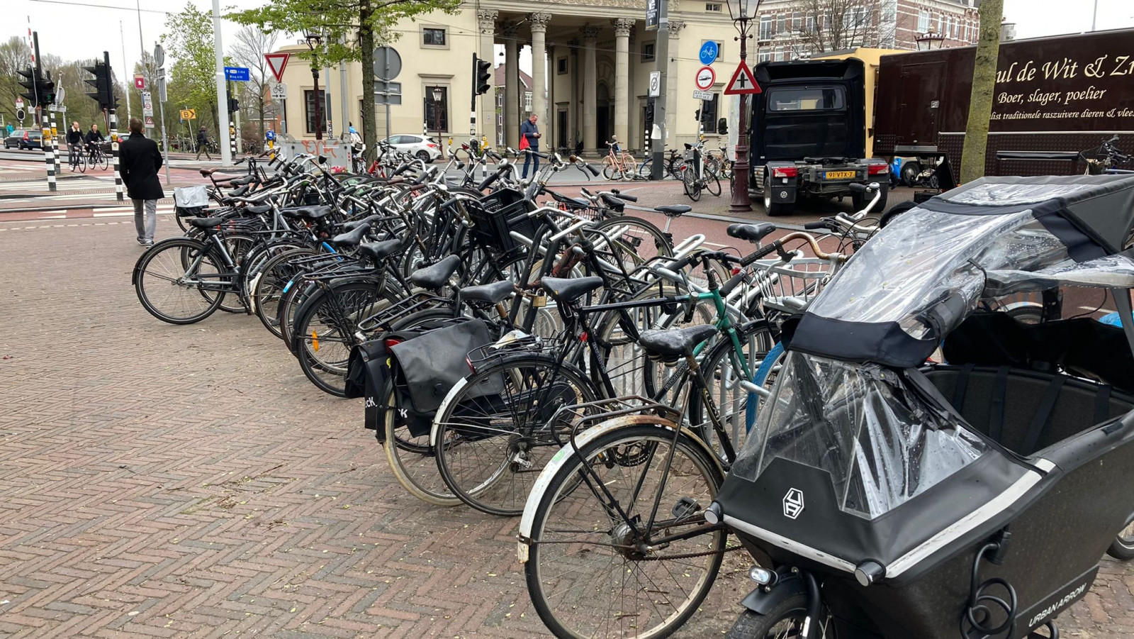 Hangen deugd brand Wordt dit het nieuwe 'ultiem Amsterdamse' fietsenrek? - NH Nieuws