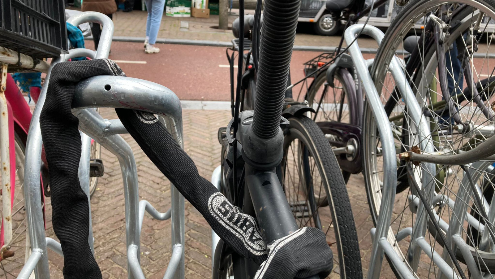 huid woestenij Draak Wordt dit het nieuwe 'ultiem Amsterdamse' fietsenrek? - NH Nieuws