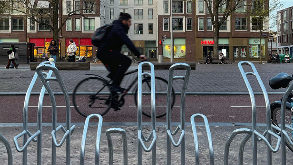 violist Menda City Hoopvol Wordt dit het nieuwe 'ultiem Amsterdamse' fietsenrek? - NH Nieuws